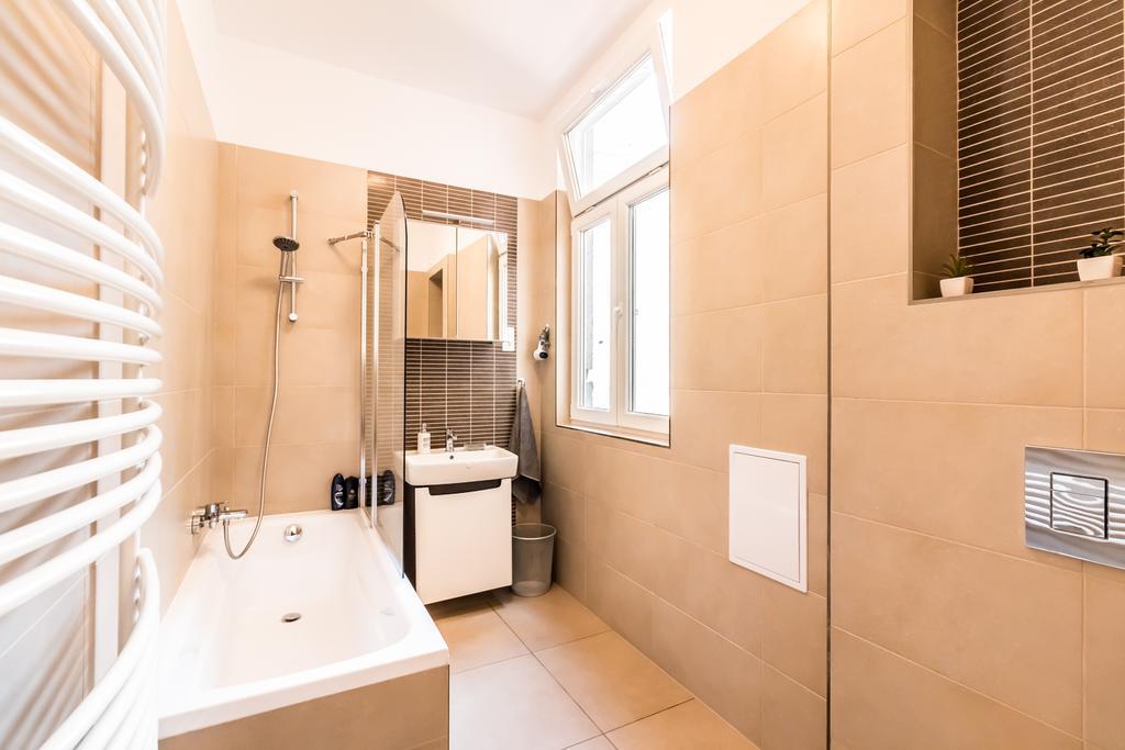 Bpr D8 Premier Apartment Budapest Eksteriør bilde